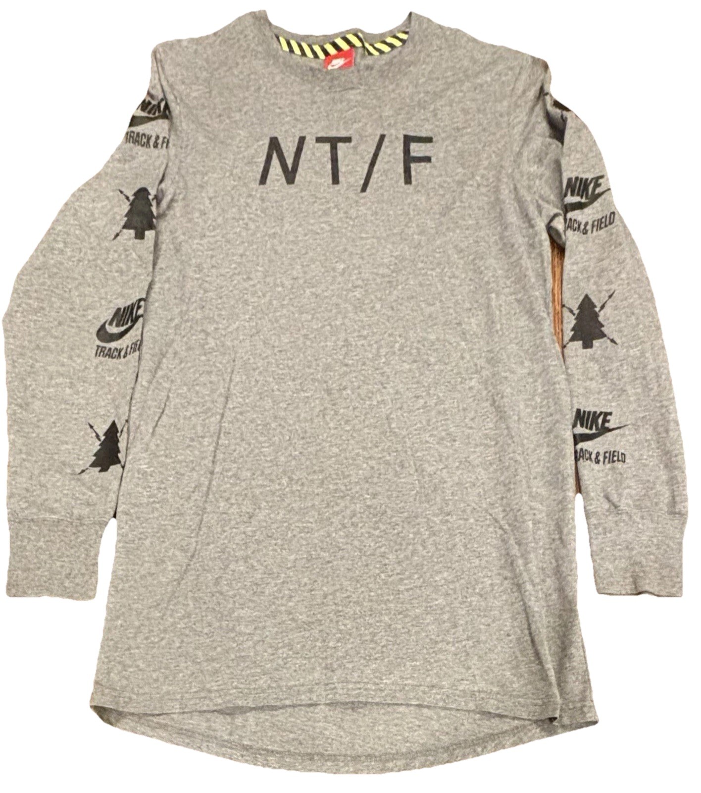 NIKE TRACK & FIELD MENS LONG SLEEVE TEE MEDIUM CAMO BACK POCKET 694140-091 NT/F gallery
