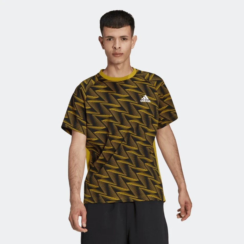 Adidas Men's Size Small Designed for Gameday Travel Crewneck Tee Olive/Black NWT gallery