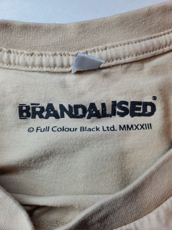 Brandalised Banksy Angel Hearts Graphic T-Shirt Graffiti Art Beige Size L gallery