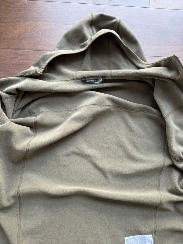 Arc’teryx LEAF Naga Zip, Size Medium, Crocodile color, lightly used gallery