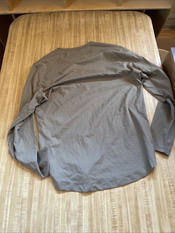 Cuts Curve Hem Shirt Medium gallery