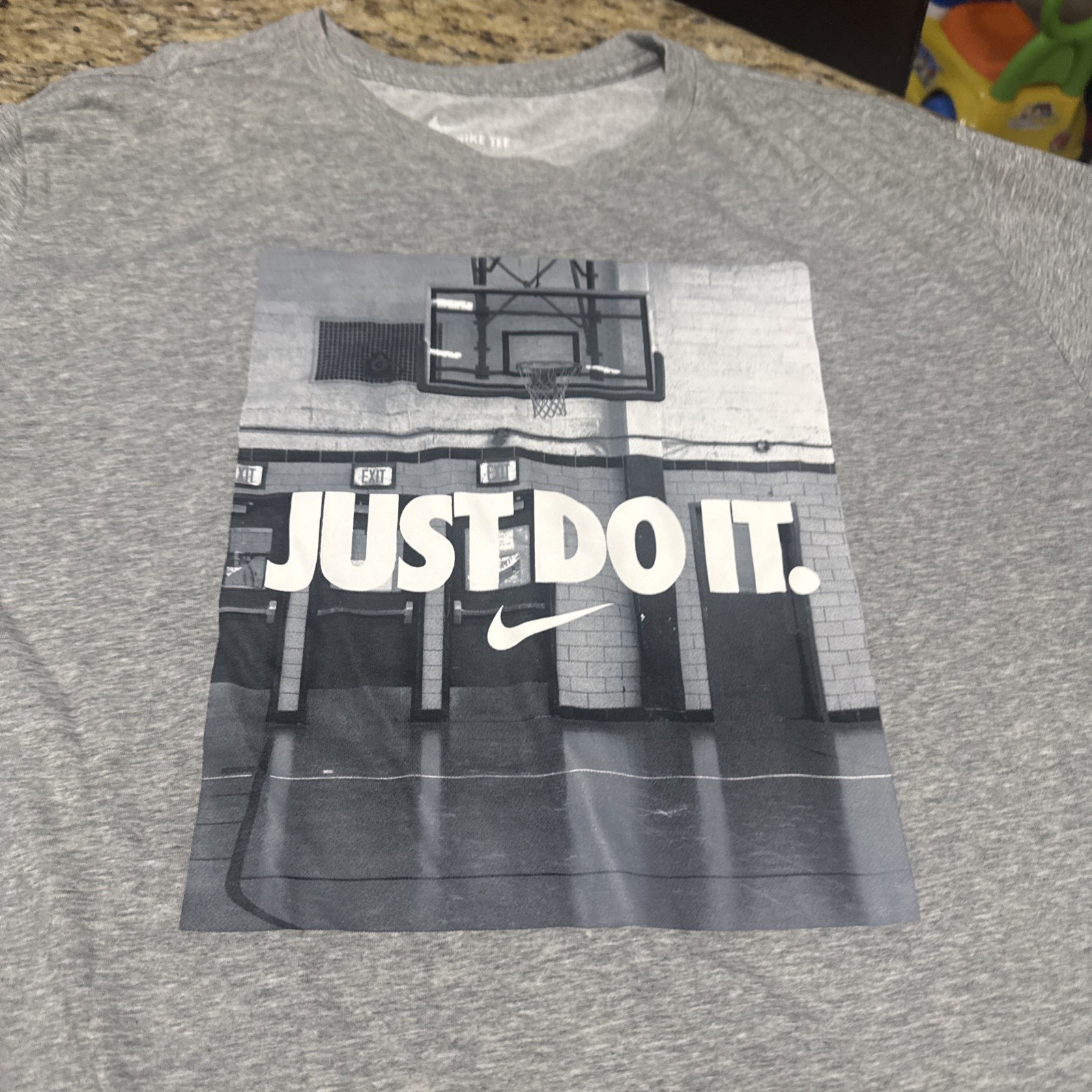Nike Basketball T-shirt men’s XL preowned and good condition. See pictures. gallery