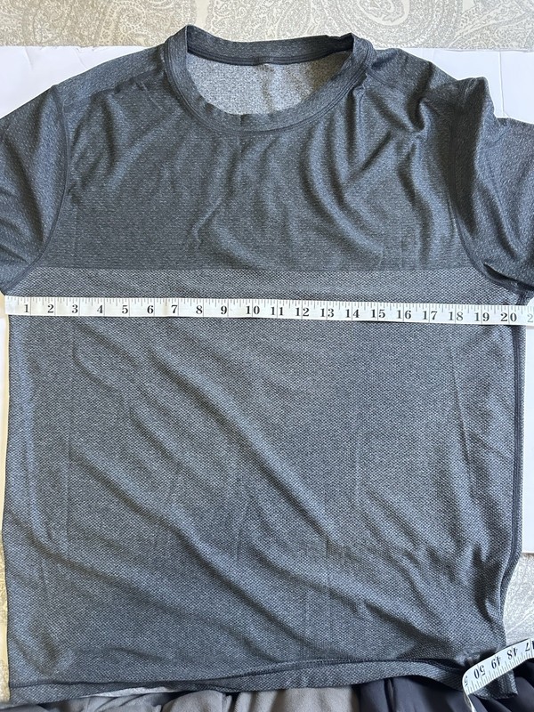 Vuori Men's Gray Black Grandview Performance V197 Tech Tee Shirt- Size Large gallery