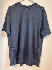 Under Armour Men’s Loose Fit Short Sleeve Performance Tee – Navy Heathered Blue