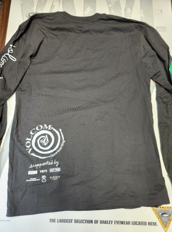VOLCOM Snowboard 2024 Sofia LongSleeve Dealer Promo tee-shirt 2XLG New Old Stock gallery