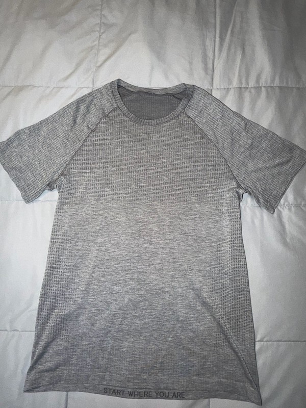 Lululemon Metal Vent Tech Men’s Medium Short Sleeve Shirt gallery