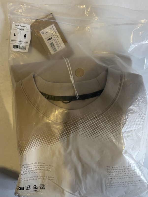 ON MENS RUNING ON CLOUDS FOCUS TECH CREW IN DESERT SIZE LARGE 1MF3031063 gallery