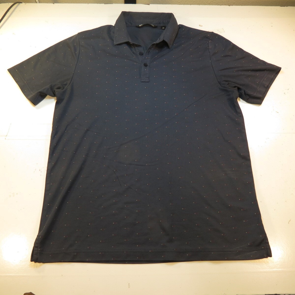 TRAVIS MATHEW 3 BUTTON GOLFING GOLF POLO SHIRT Mens L Polka Dot Blue gallery