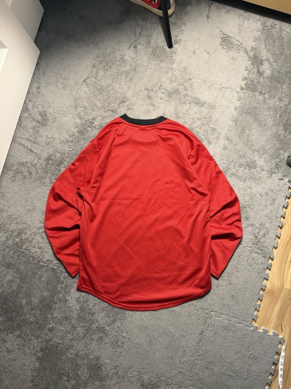Nike Men's M Red/Black Long Sleeve Crew Neck Pullover T-Shirt Lightweight gallery