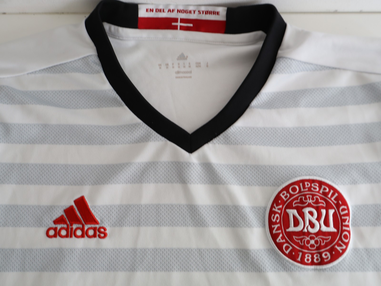 Denmark 2015-16 Adidas Away Football Jersey M White Grey gallery