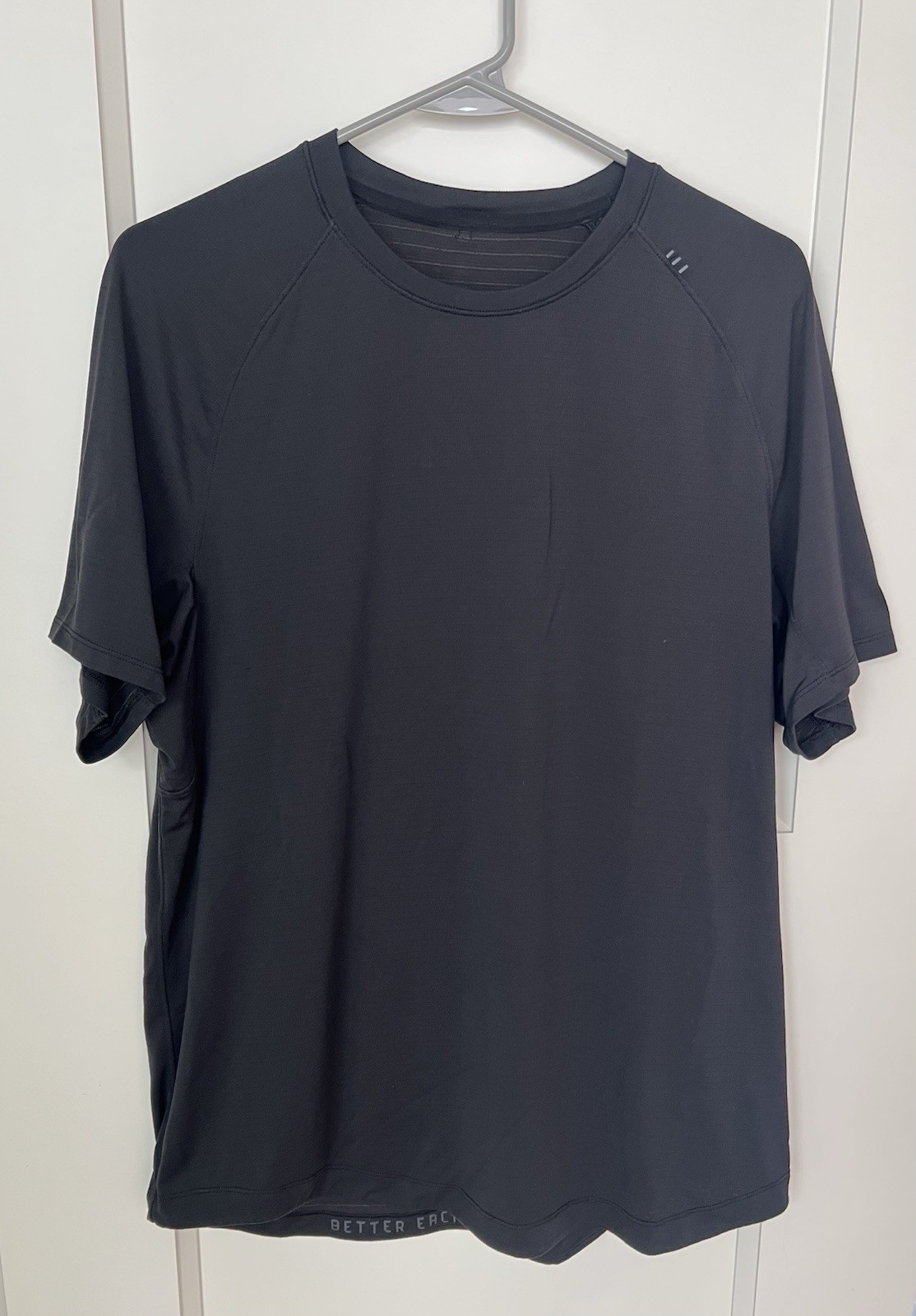 lululemon Men's License to Train Short-Sleeve Shirt size L gallery