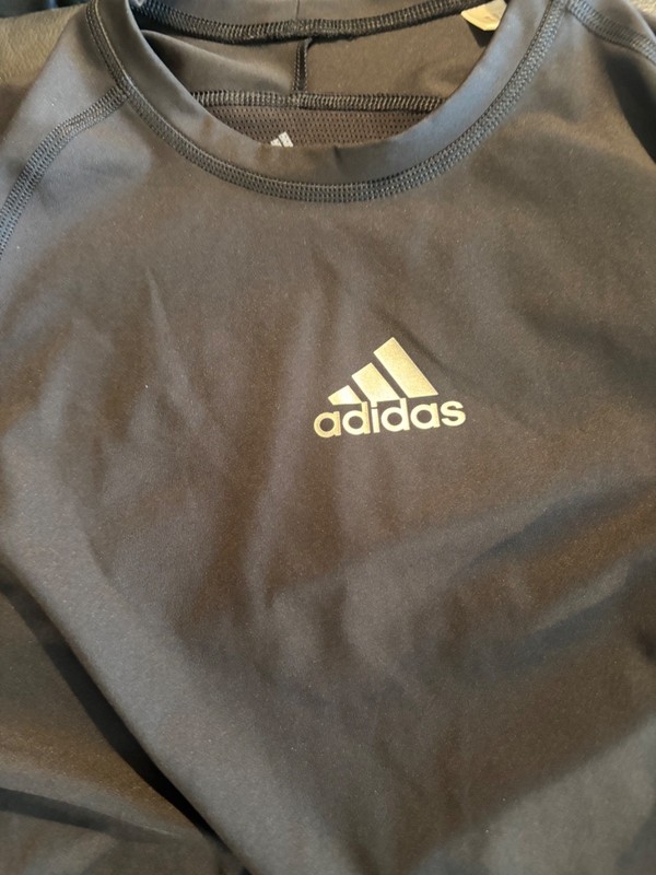 Adidas new W/tag M Techfit long sleeve black t shirt Studio wardrobe auction gallery