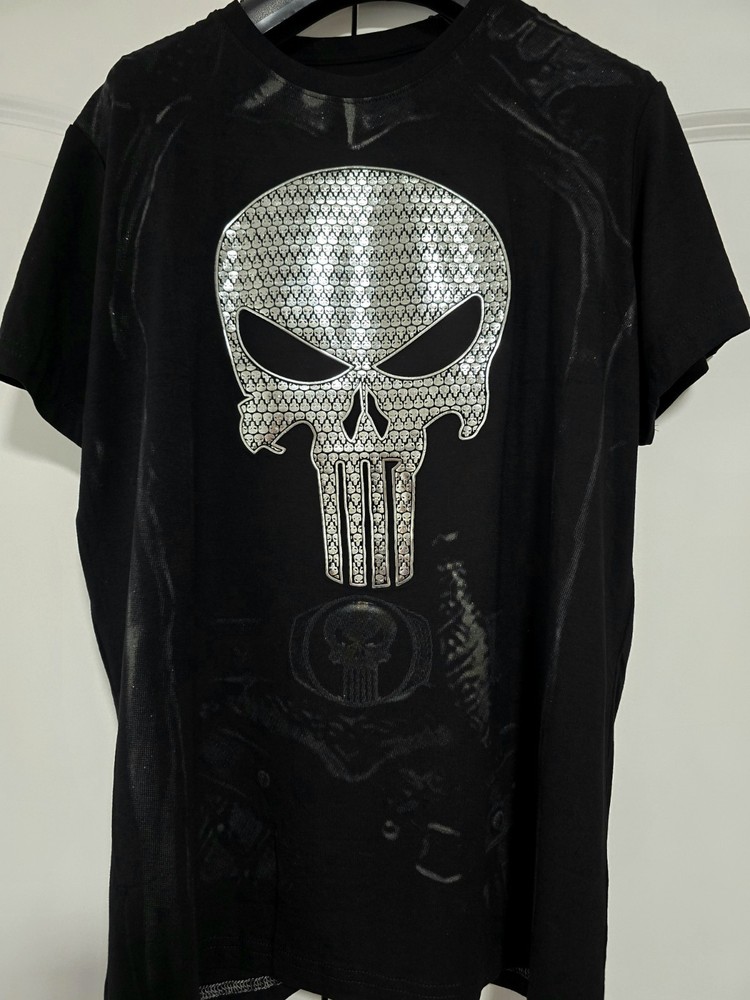 Gym Compression Shirt. PUNISHER. Spandex Men's SzL. 3D Skull Design