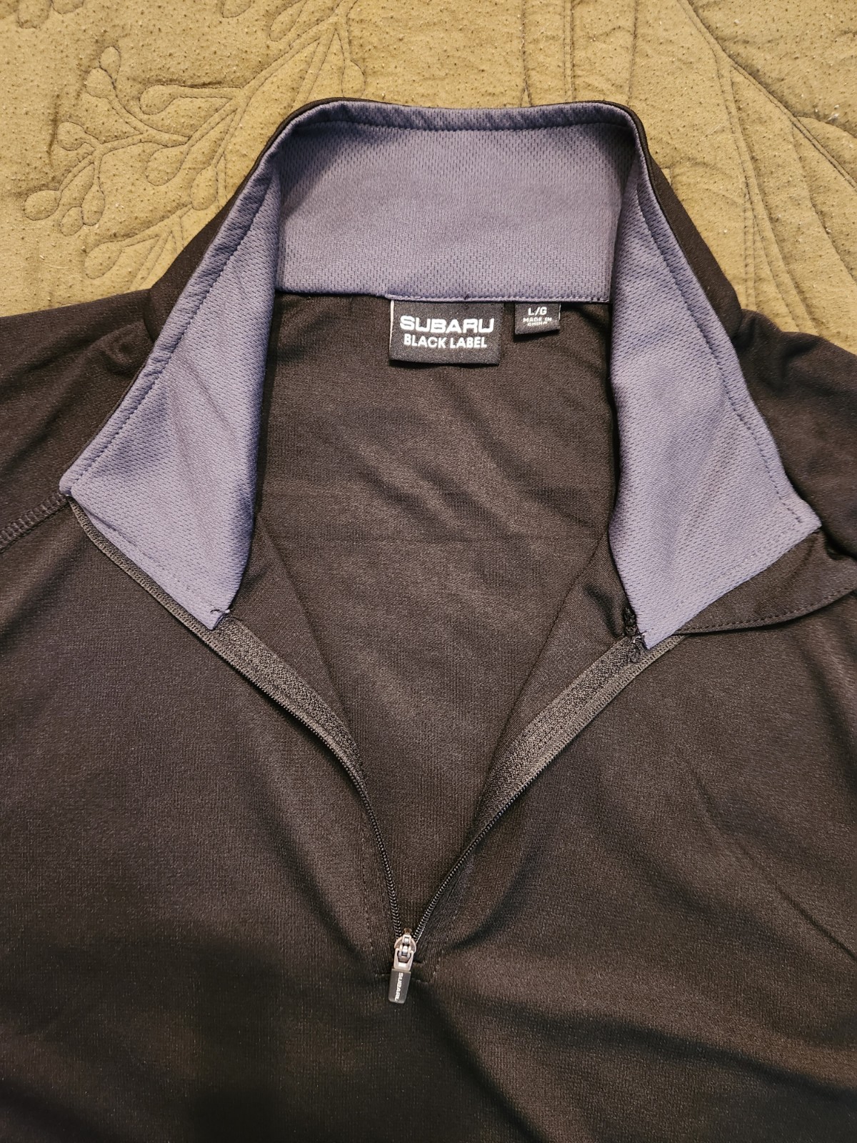 Subaru long sleeve Black label 1/4 Zip Pullover Men's Size Large gallery