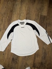 Reebok Men’s White Black Colorblock Long Sleeve Crew Neck Logo T-Shirt