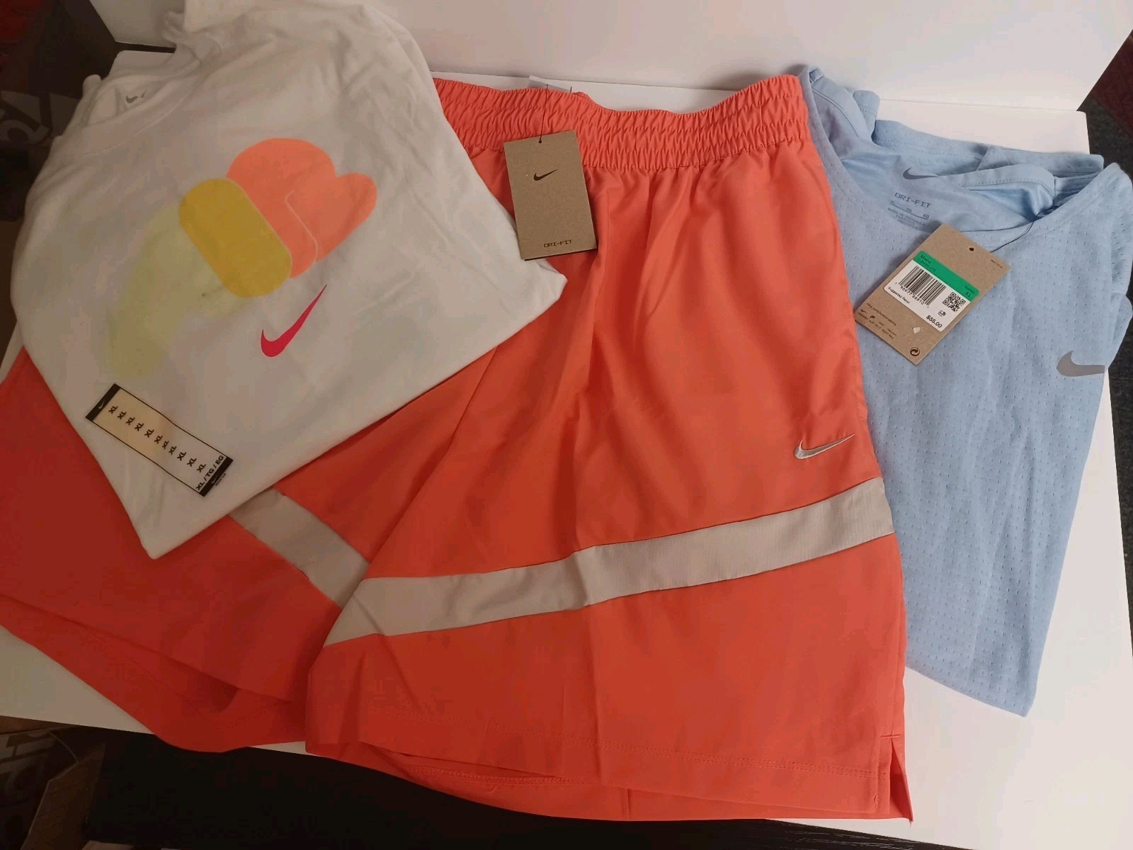 Nike Icon Dri-Fit Shorts, Rise 365 Training Top & Air Tee. Brand New. Mens XL. gallery