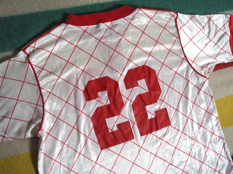 VTG 80s 90s Umbro Red White Hex USA Made Shiny Retro Soccer Jersey Mens L gallery