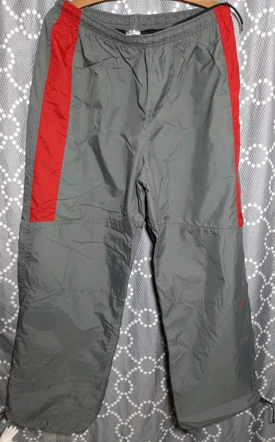 Nike Mens Large Water Proof Pants, Ties at the Bottom Gray/Red gallery