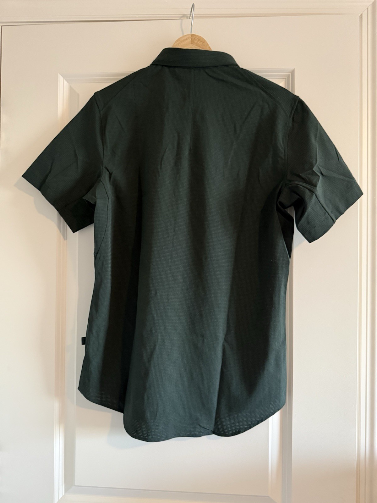 Lululemon Airing Easy Short Sleeve Shirt Men Size S RNFG New gallery