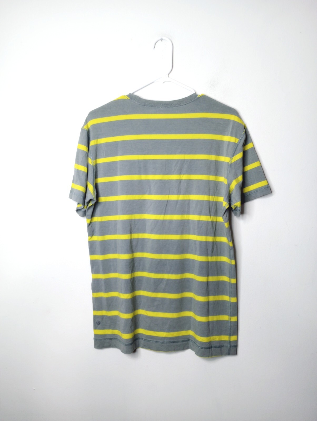 Lululemon 5 Year Basic Tee Grey Yellow Stripe Large gallery