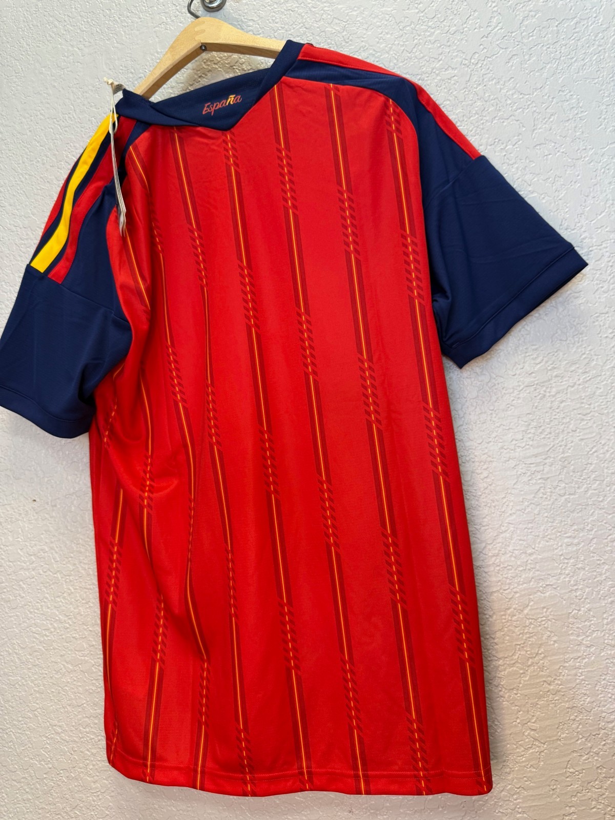adidas Spain Soccer Team 26 Home Authentic Red Classic Jersey Top Size LARGE gallery