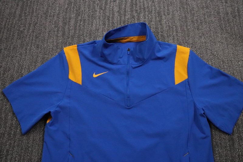 Nike Windbreaker Shirt Men's Medium Short-Sleeve Soft Shell Pockets Sports Blue gallery