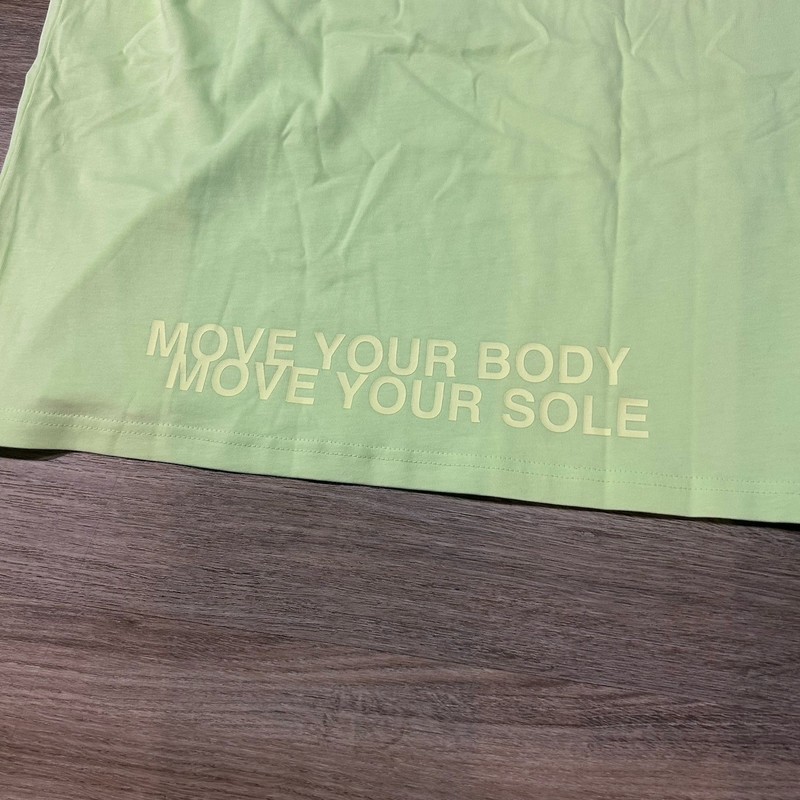 Nike Men’s World Tour Liquid Lime T-Shirt DA0937-383 Men’s Size Small Never Worn gallery