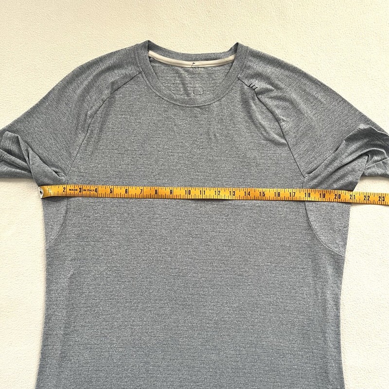Lululemon Heathered Chambray Blue Gray Drysense Training Short Sleeve Shirt M gallery