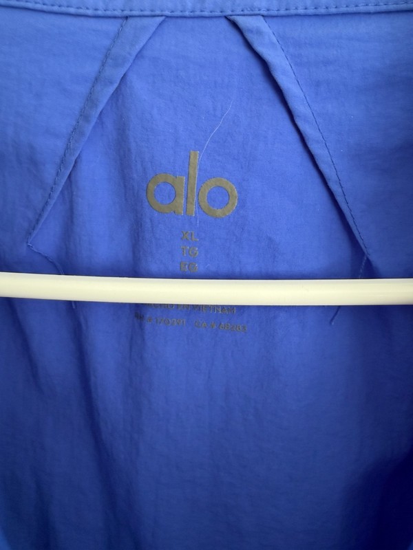 ALO Yoga Lightweight Takeaway Track Pullover - XL - Marathon Blue - WORN 4 TIMES gallery