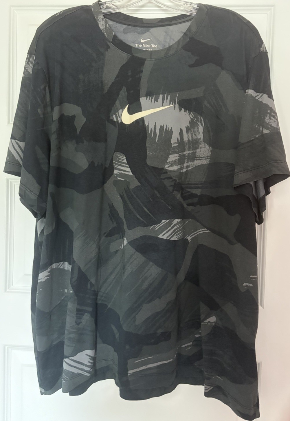Nike Dri-FIT Cascade Brushstroke Camo Tee Men’s Black Gray Athletic Shirt 3XL gallery