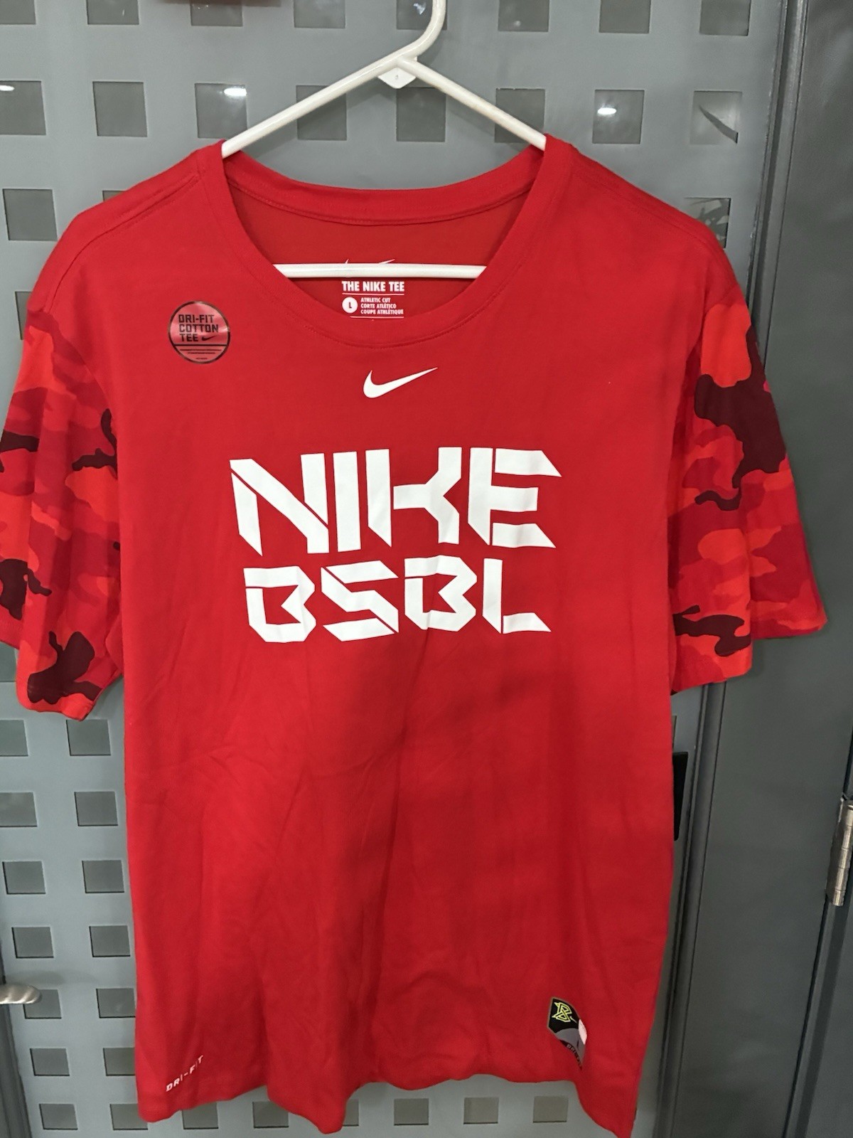 NWT Nike BSBL Red Athletic Fit Short Sleeve Shirt Size L gallery