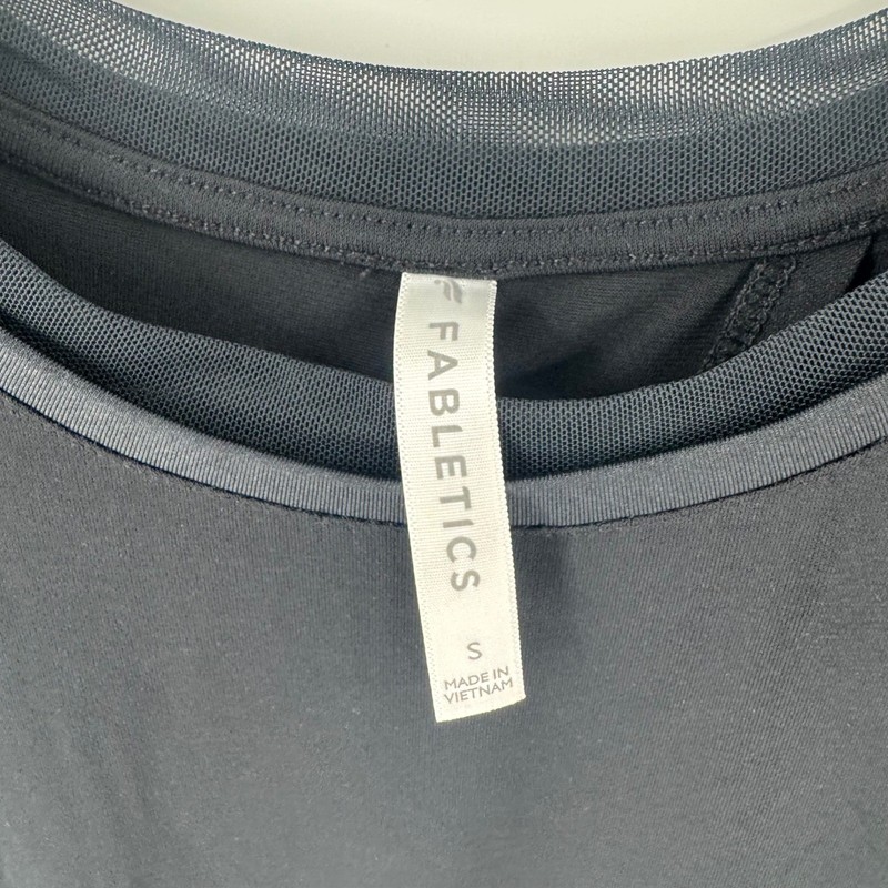 Fabletics Mens Black Short Sleeve Split Back Mesh Neck Workout Shirt Small gallery