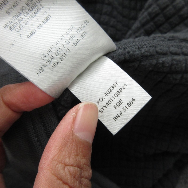 Patagonia Pullover Mens Small Gray 1/4 Zip Grid Fleece Mid Layer Hiking Top R1 gallery