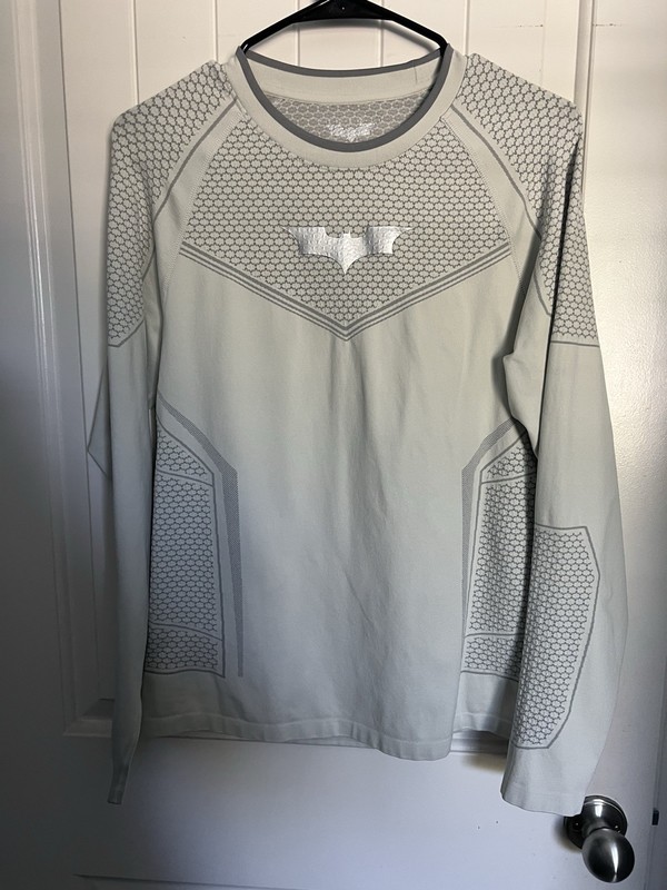 YOUNGLA Dark Knight Trilogy Batman Men's XL Off-White Long Sleeve Compression gallery