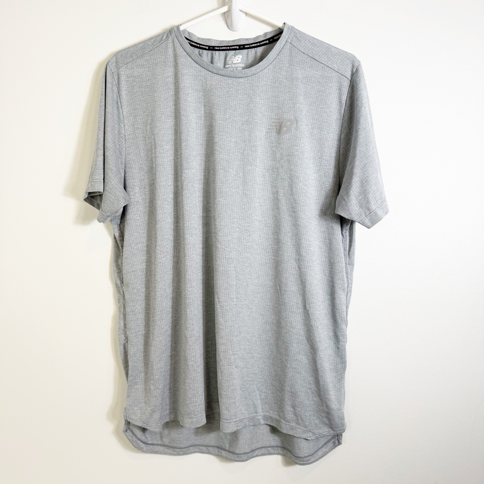 New Balance Technical Running Men’s Short Sleeve Large Gray T-Shirt Racing gallery