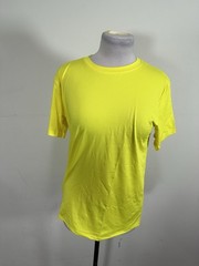 Men’s Athletic Workout Short Sleeve YellowTshirt Size XXL Runs Small
