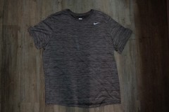 Nike $30 Dri-FIT Training Legend Short Sleeve Men’s Extra LG FQ3808 237 Brown