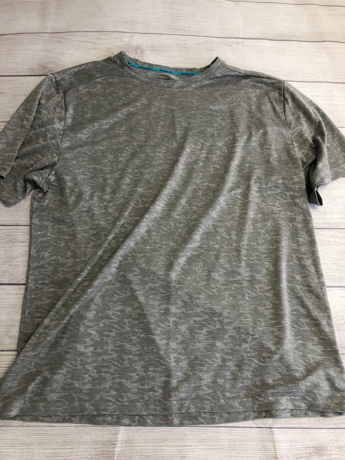 Reebok Shirt Mens XL Gray Short Sleeve Camo Speedwick Athletic Performance Top gallery