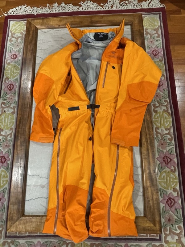 Arc'teryx Alpha AR Gore-Tex Pro One Piece Men's Size Medium Orange gallery