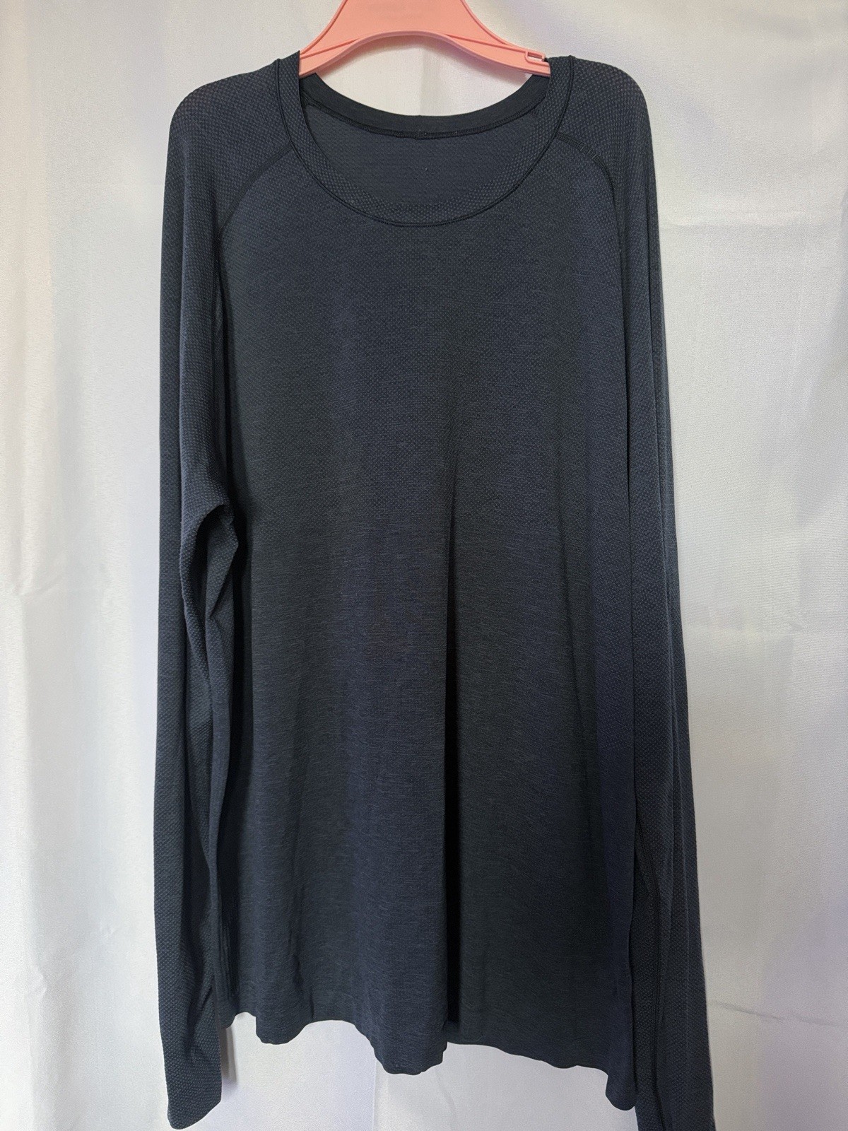 Lululemon Men's Metal Vent Tech Long Sleeve T-Shirt Slate Grey, Size XXLarge gallery