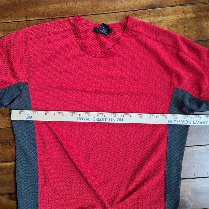 Nike Sphere Red & Grey Thermal Short Sleeve Shirt, Mens Size Large gallery
