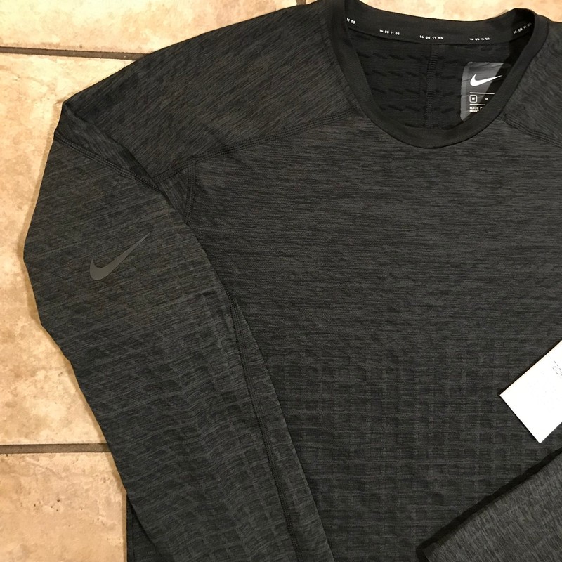 Men's NIke Pro Tech Pack Long Sleeve Running Shirt-Size: M (BV4503) gallery