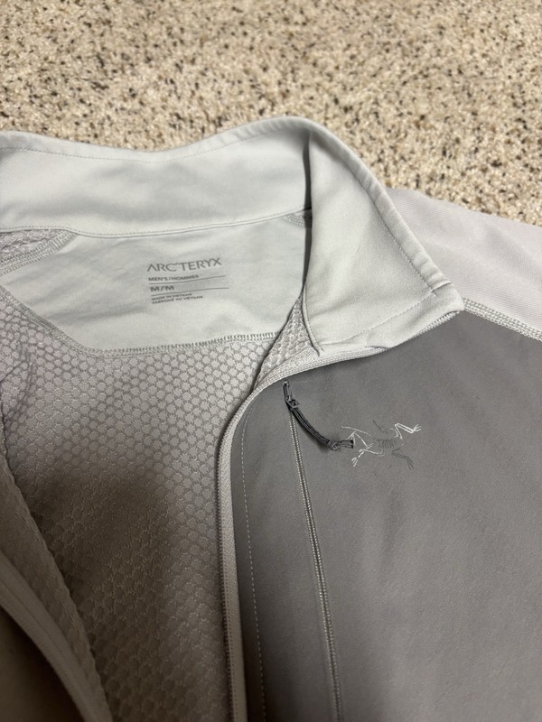 Arc'teryx Men's M Delta 1/2 Zip gallery