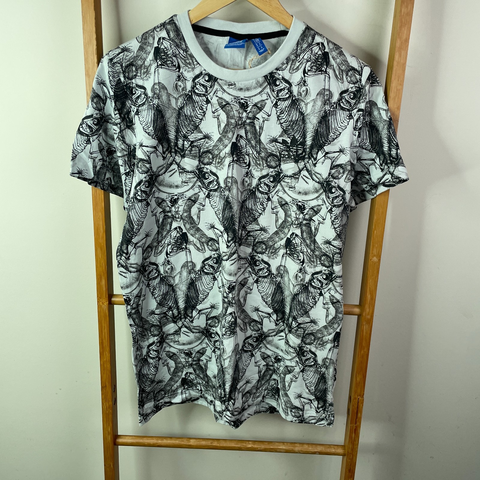 Adidas Activewear Shirt Men Medium Blue Animal Print Athleisure Training Outdoor gallery