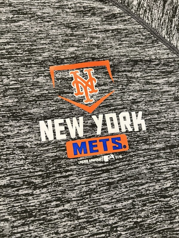 Under Armour New York Mets 1/4 Zip Activewear Long Sleeve Shirt - Size Large gallery