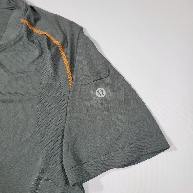 LULULEMON MENS METAL VENT TECH GRAY SHIRT Sz XL WITH SMALL POCKET ON THE SLEEVE gallery