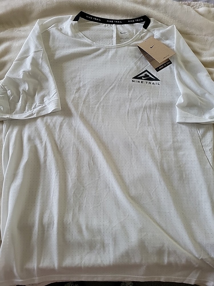Nike DRI-FIT Trail Solar Chase Short-Sleeve Running Top DV9305-121 size Medium