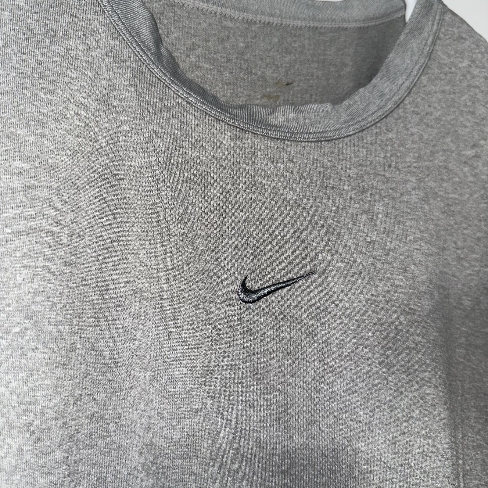 Nike Fit Dry Sleeveless Tank Top Shirt Mens M Gray Center Swoosh y2k Muscle Tee gallery