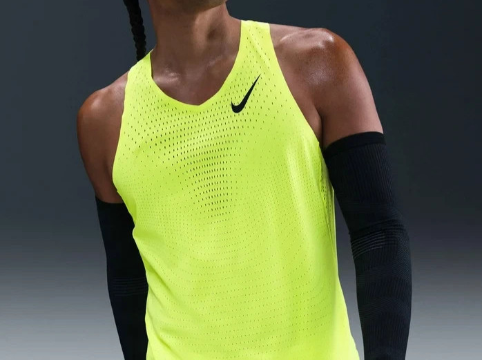 Nike AeroSwift Dri-FIT ADV Running Singlet Size Large Men Volt FN4231-702 gallery