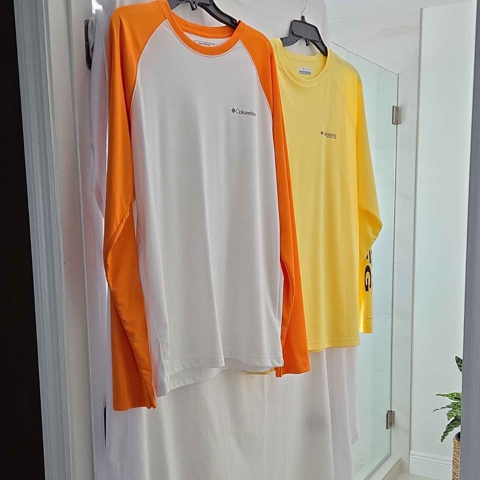 Columbia Omni-Shade Sun Protection Mens L/G Long Sleeve Crew Tee White/Orange -2 gallery